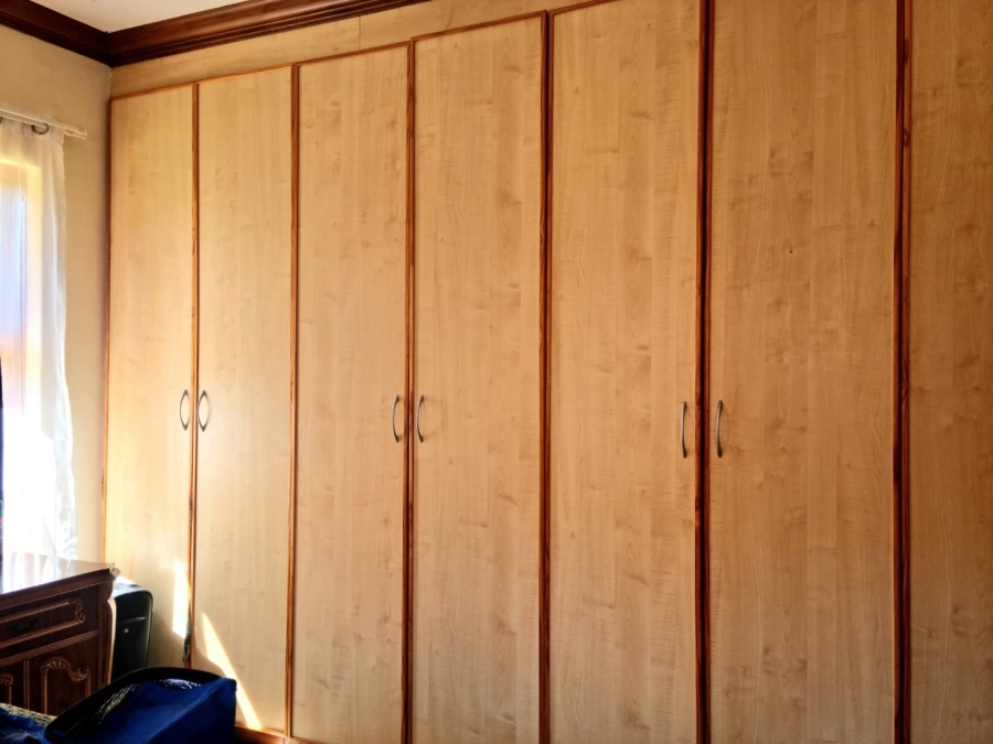 4 Bedroom Property for Sale in Roylglen Gardens Northern Cape